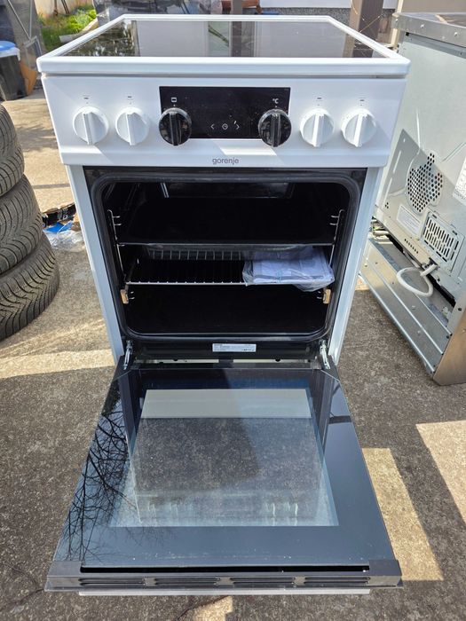 Печка с керамичен плот Gorenje