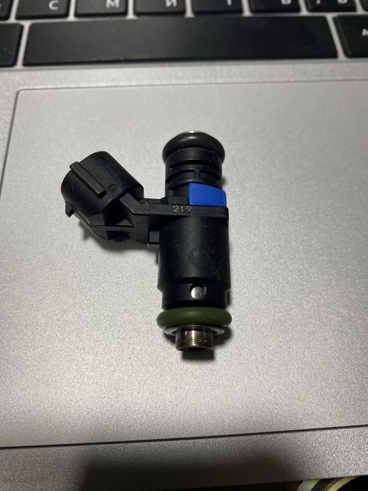 Продам топливные форсунка vw polo/ jetta/ skoda fabia/Roomster