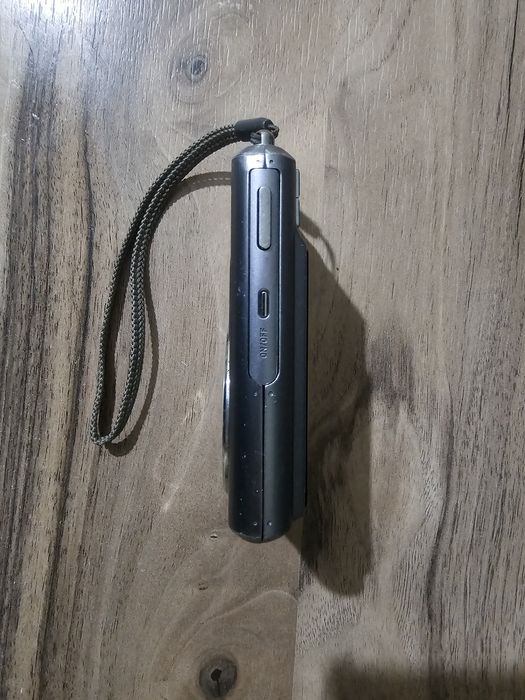 Камера  Casio Exilim EX-Z75, чисто нова батерия + сд карта подарък