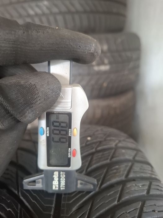 235 60 17 Michelin  дот 5119 4броя цената е за 1бр