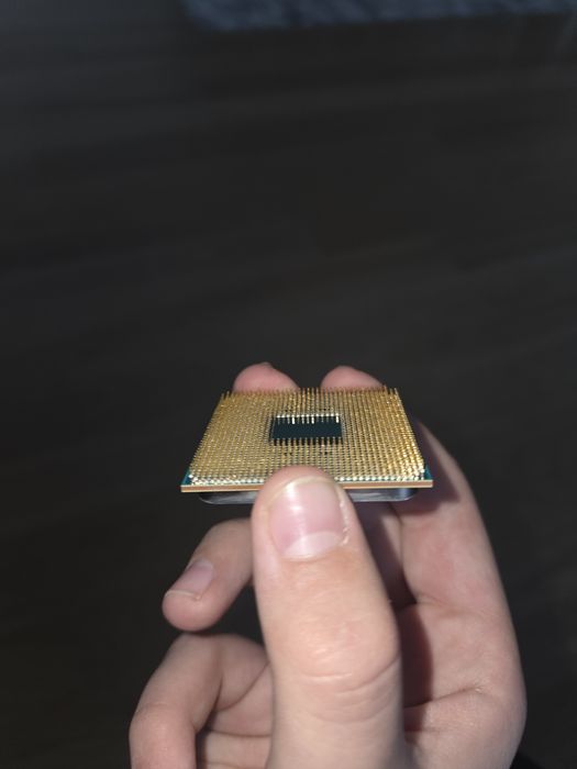 AMD Ryzen 5 5600G + Cooler Wraith Stealth - Placă Video Integrată