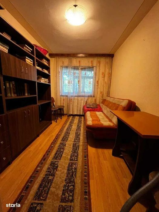 Inchriez apartament 4 camere et2/4 Podu Ros