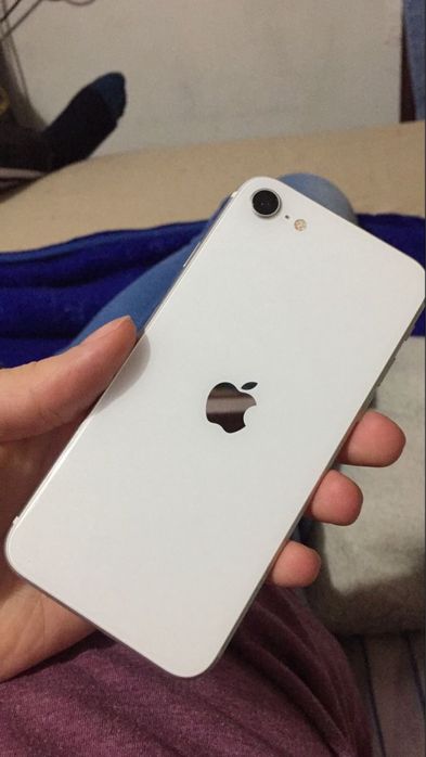 I phone SE 2020 продаю