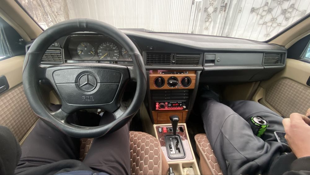 Мерседес бенц  190