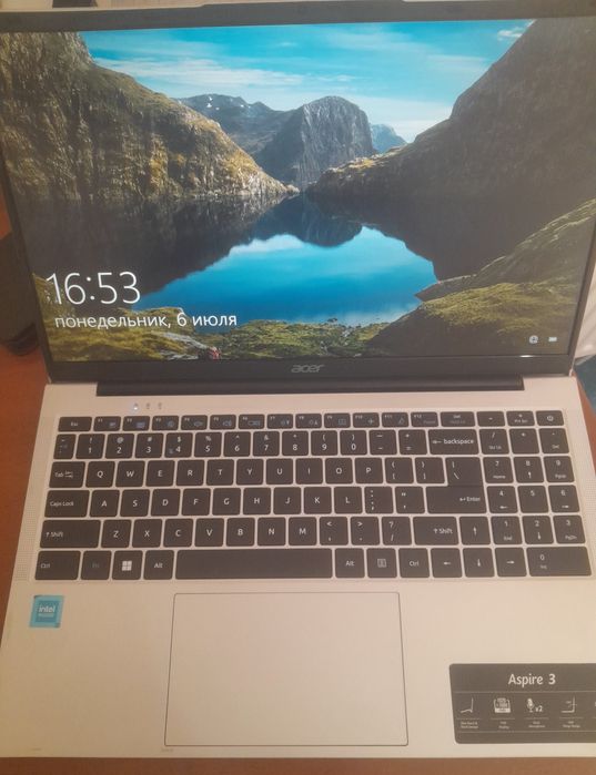 СРОЧНО ПРОДАЮ Ноутбук Acer Aspire 3  A325-45