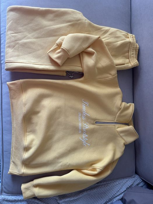 Продам костюм (новый)