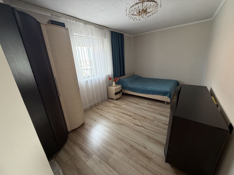 Продается спальный гарнитур