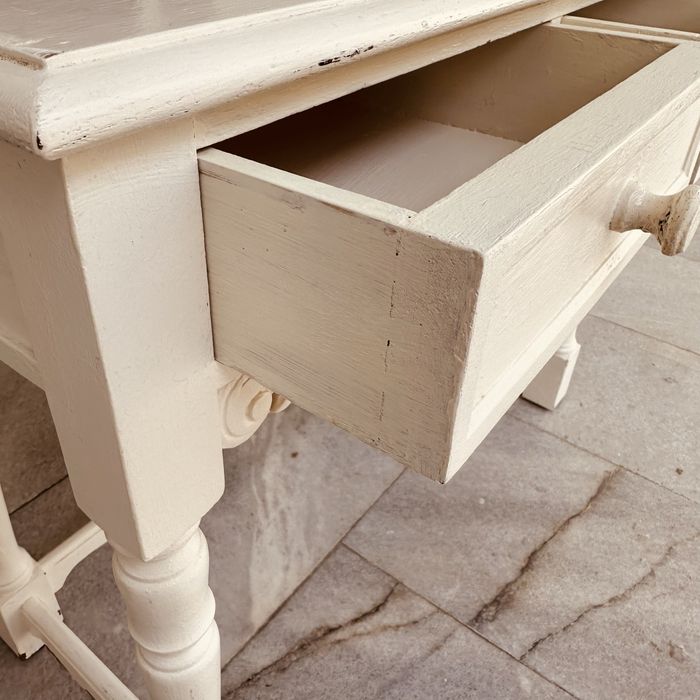 Продава се: Дървена винтидж конзола – скандинавски стил