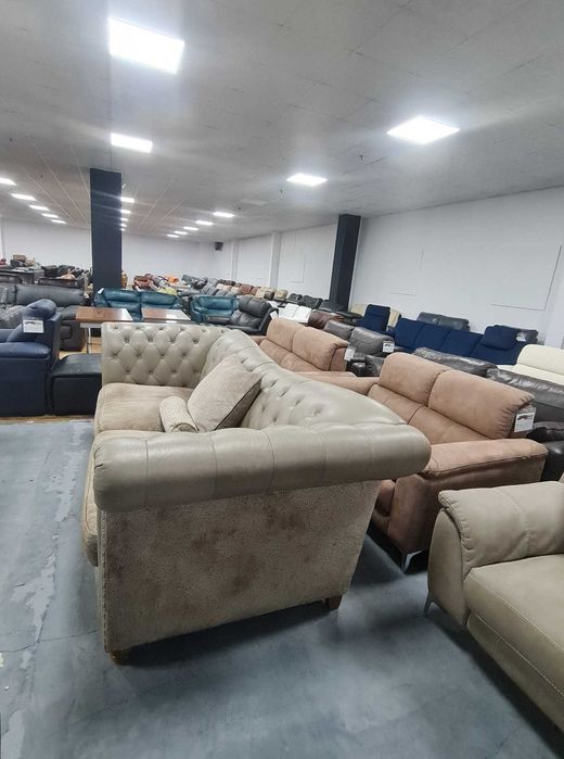 Бежов диван от кожа и плат четворка тип Честърфийлд