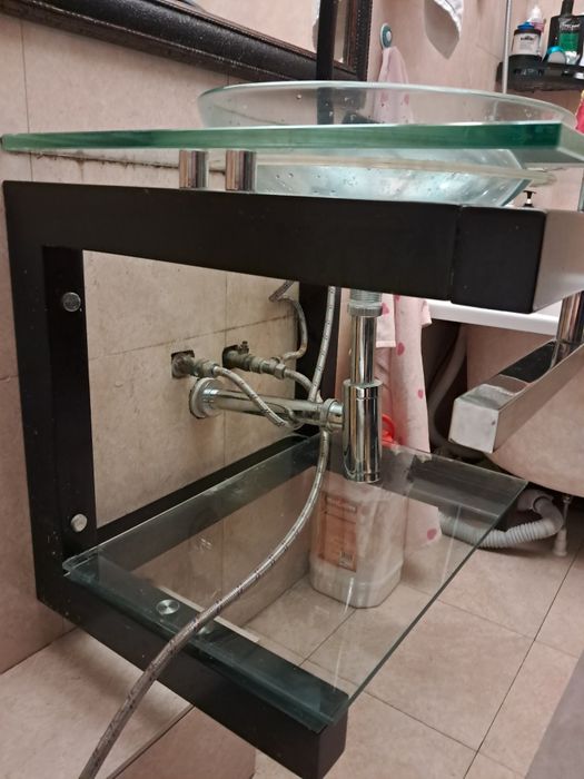 Продам подвесную раковину