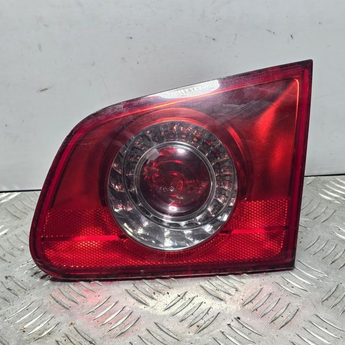 Stop haion / portbagaj dreapta Volkswagen Passat B6 3C