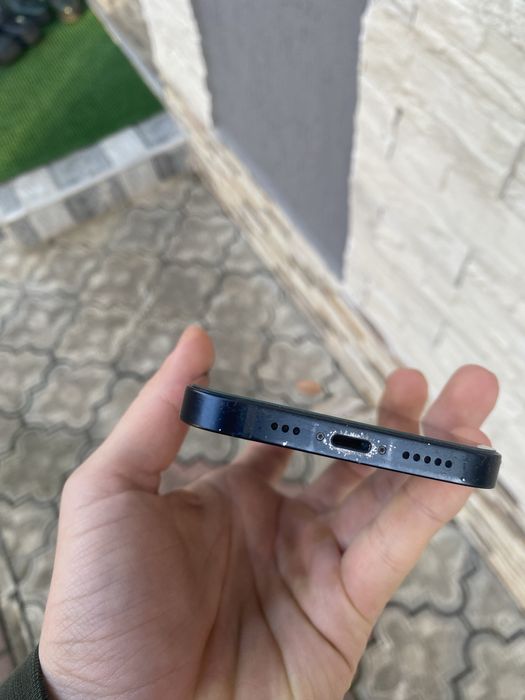 Iphone 13 dark baterie 87%