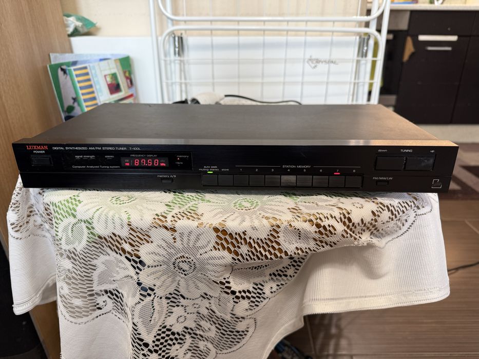 Luxman T-100l FM Тунер