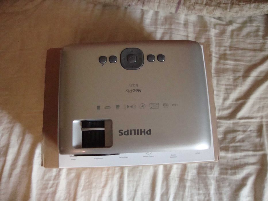 proiector Philips NeoPix Easy