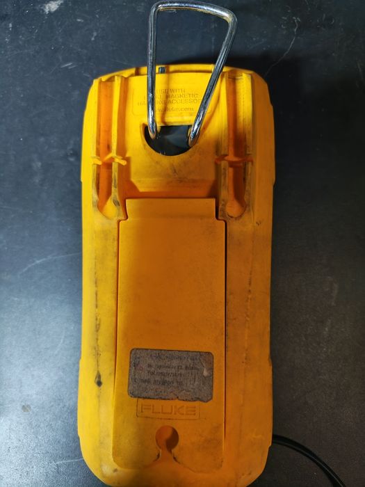 Aparat de măsură FLUKE 28II:
Tensiune si intensitate True-RMS pentru m