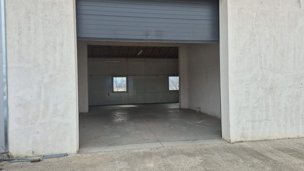 Hală de închiriat 300 mp – Str. Fermelor – utilități complete