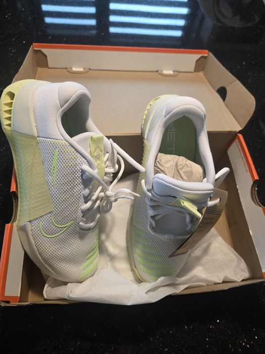 Маратонки Nike  оригинални нови .