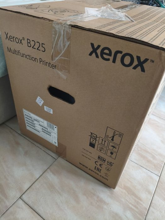 Imprimanta Xerox B225 nouă