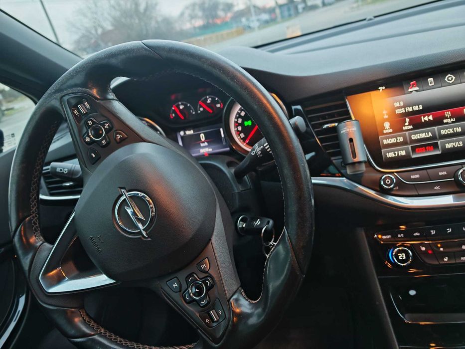 Vând Opel Astra K an fabricație 2016