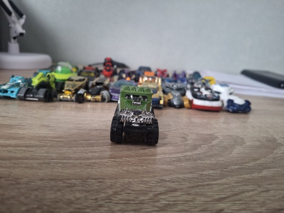 Машинки Hot Wheels