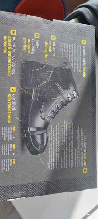 Спецботинки с металлическим носком