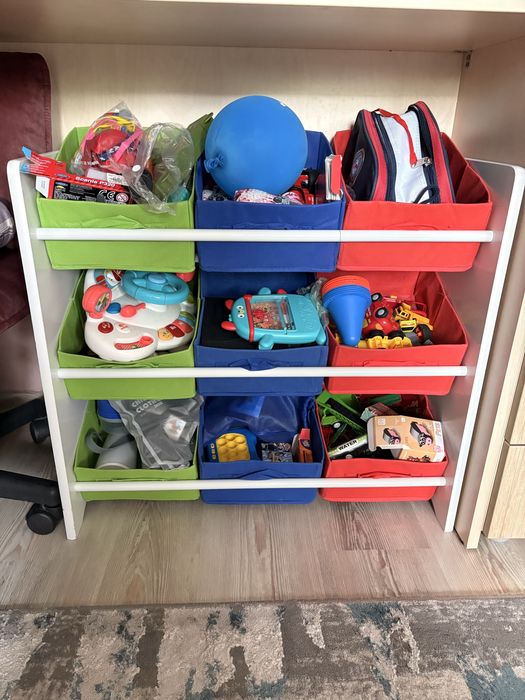 Organizator jucarii - etajera jucarii