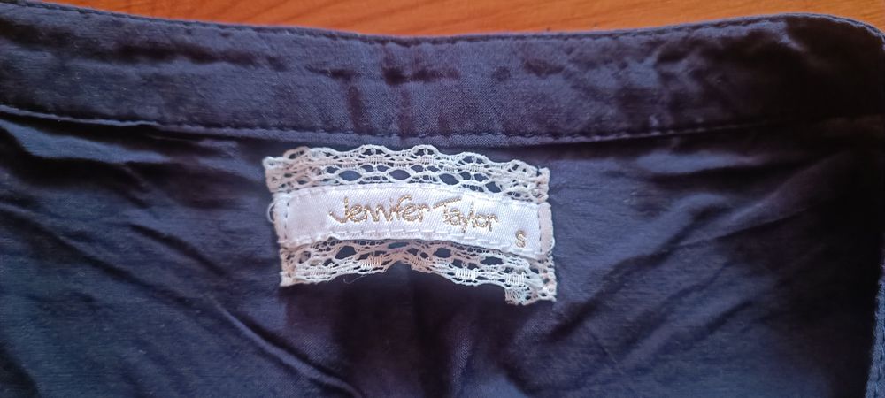 Дамска риза 7 €.