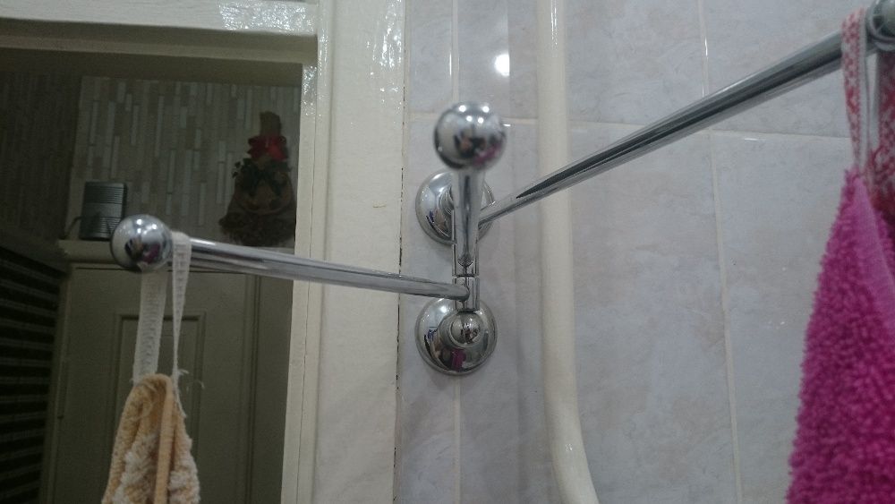 Установка телевизоров,полочек, роликов,гардин, на стенку и др.