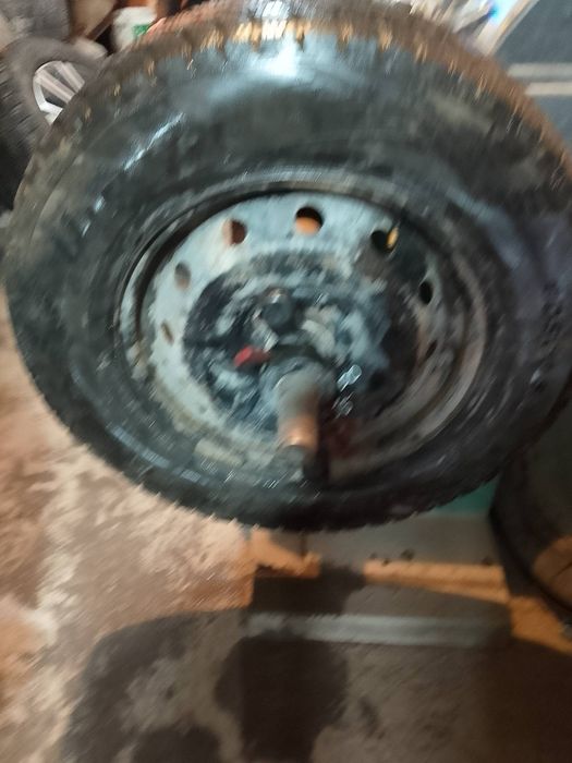 Автозапчаста шина