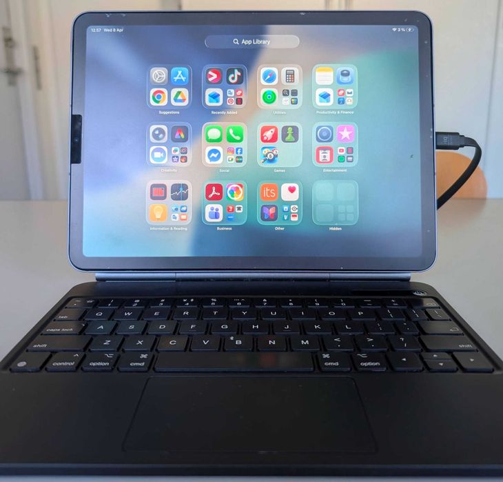 iPad Air 5th Generation M1 Chip (256gb + WiFi + SIM)