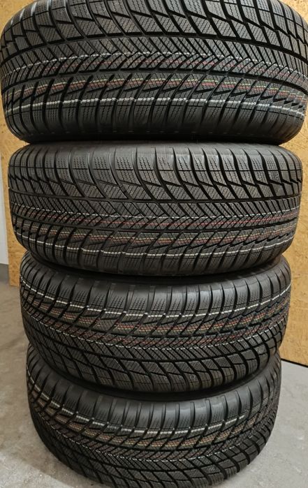 Оригинални нови джанти с гуми зимни 18 цола Audi A6 дот 2023г