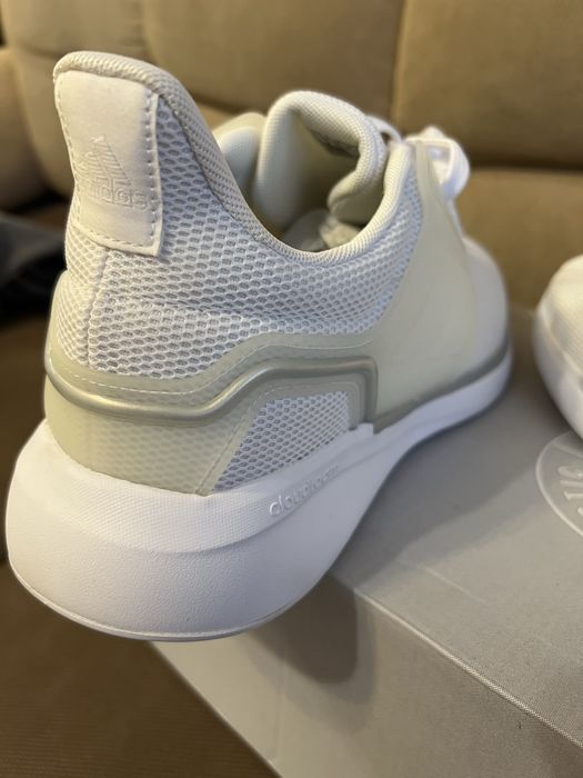 Нови маратонки Adidas