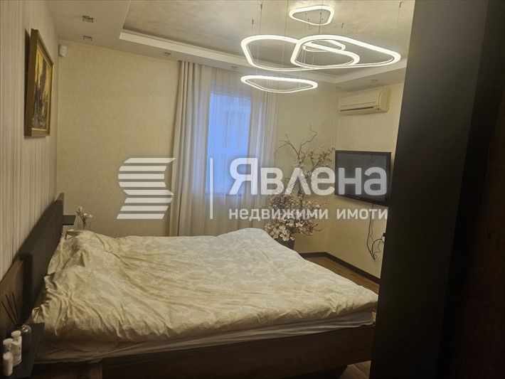 Дава се под наем Тристаен апартамент в Варна, Център - 100 кв.м за 1450 € - Снимка #6