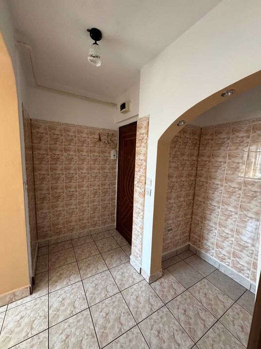 Vand apartament 2 camere Caracal