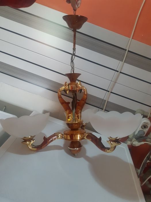 Продам люстру трёхрожковую бу