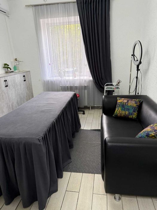 Продается  коммерческая недвижмость  4 мкр