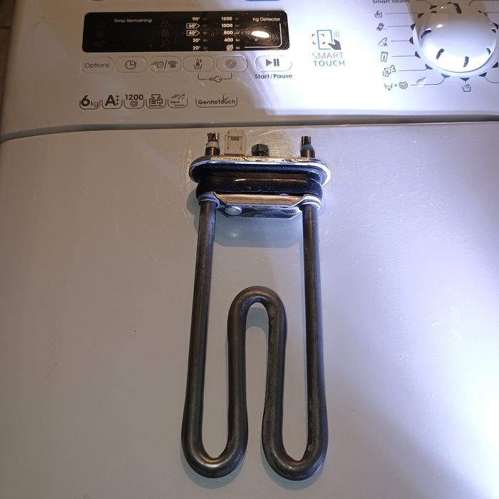 Piese pentru mașina de spălat candy aproape noi pentru că mașina staționată într un apartament proprie. a fost plecat. sa defectat cuva