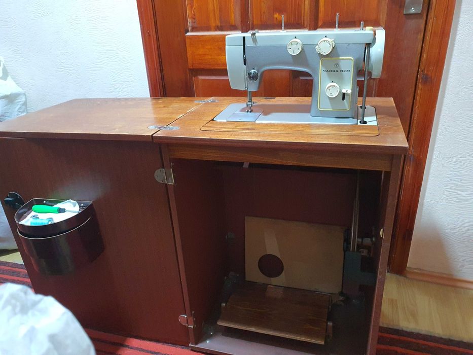 Швейная мошина чайка142