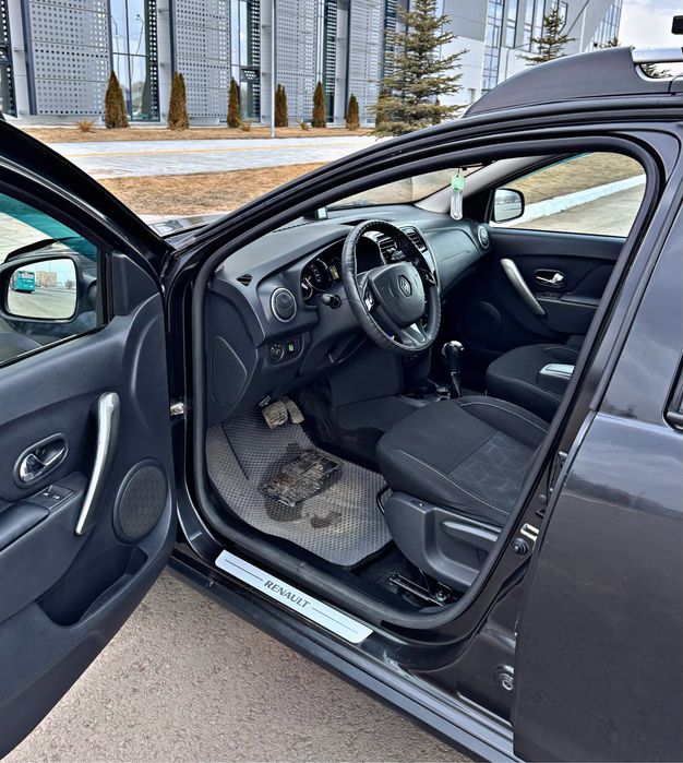Renault-Sandero/Stepway,АВТОМАТ,2015г