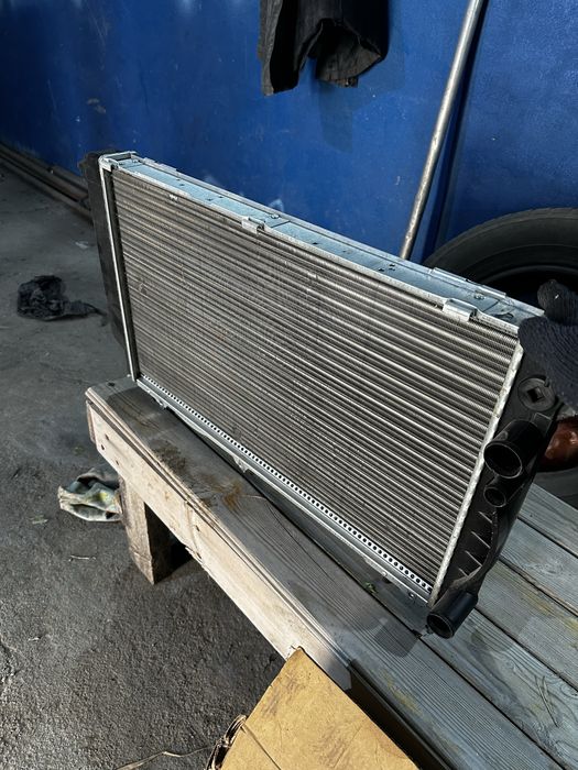 Радиатор Audi 80 b4