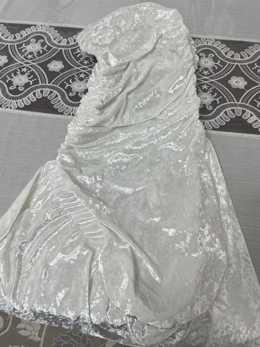 Чехол сатылады. Новый.