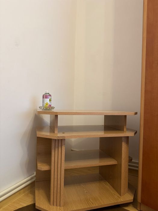 Vând mobila de dormitor in stare foarte bună