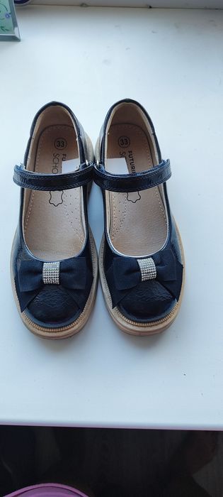 Туфли школьные для девочки + кроссовки