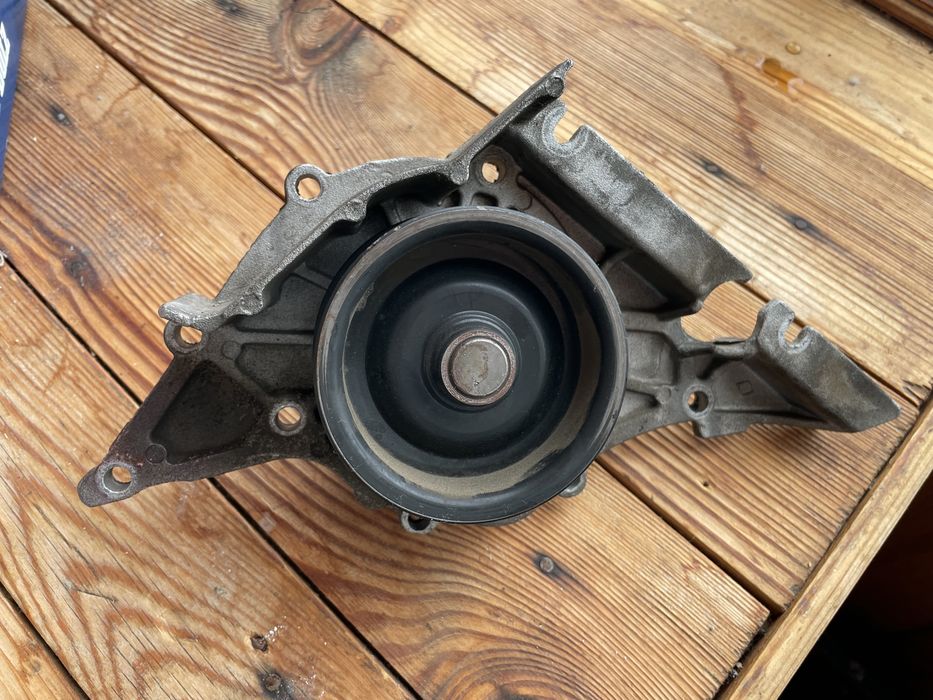 Помпа ауди а6 с5 2.4-2.8