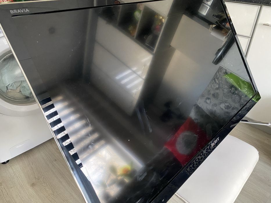 Телевизор Sony KDL-40HX750 цял за части