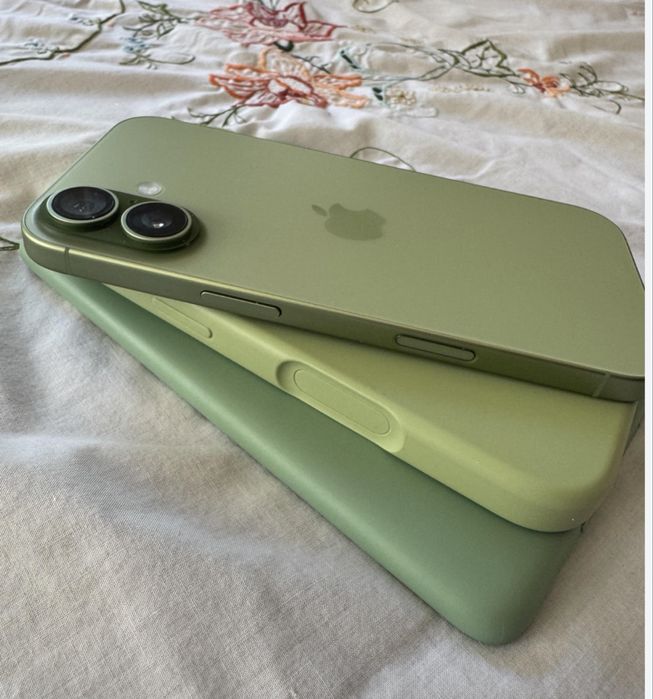 Iphone 17 sage 256gb esim акб 100%