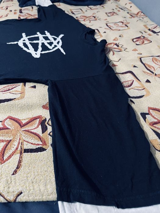 СВИТЕР с белыми рукавами