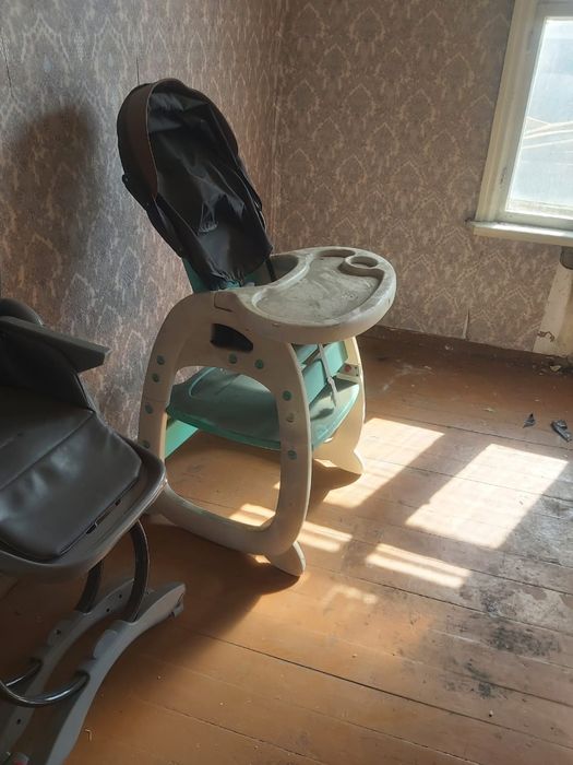 Продам стулья детские две шт