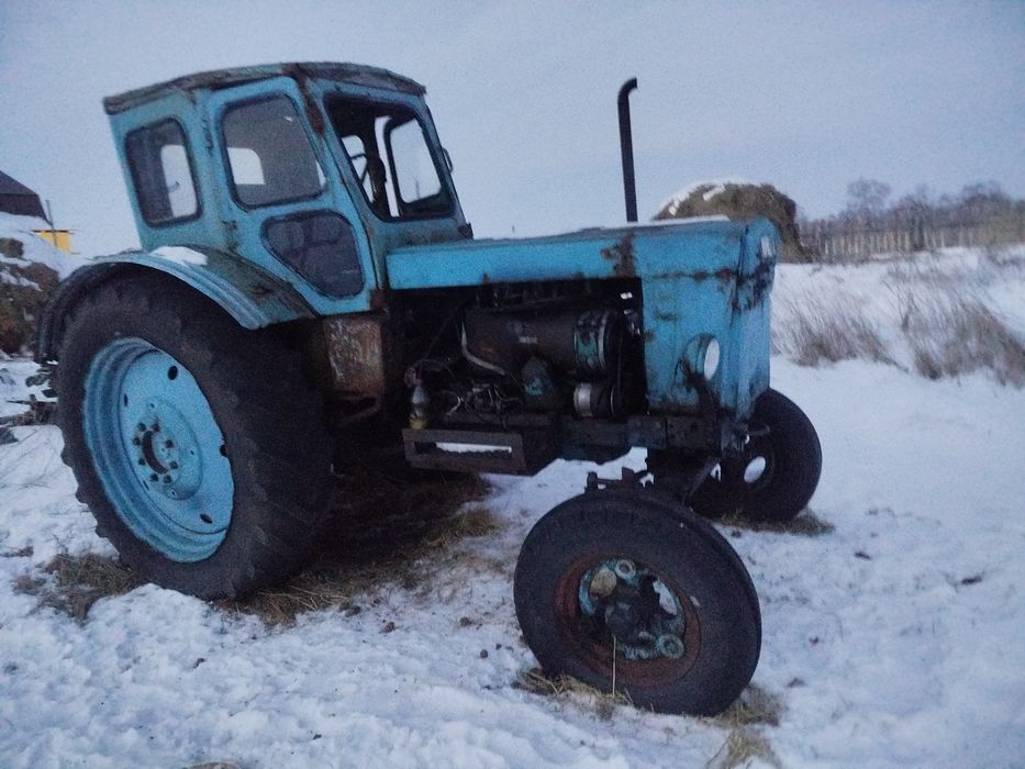 Продам т40 требуется ремонт ДВС