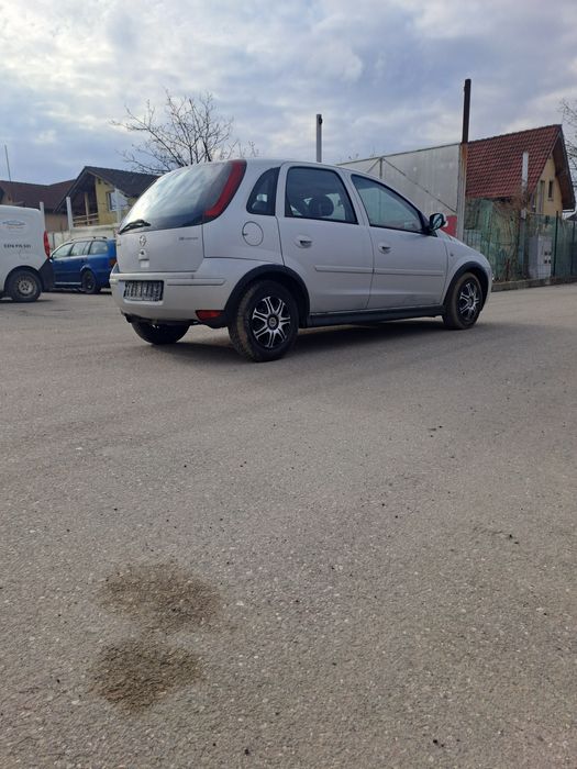 Opel corsa 1.2 benzina 136500 km